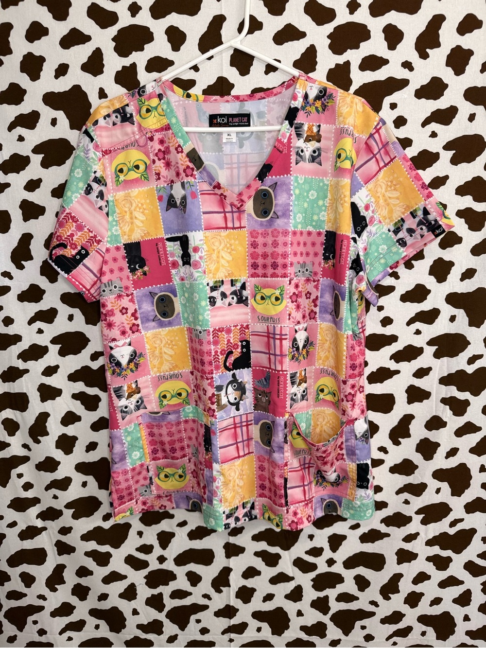 koi Planet Cat Women's Medical Scrub Top XL Multicolor Patterned Cotton